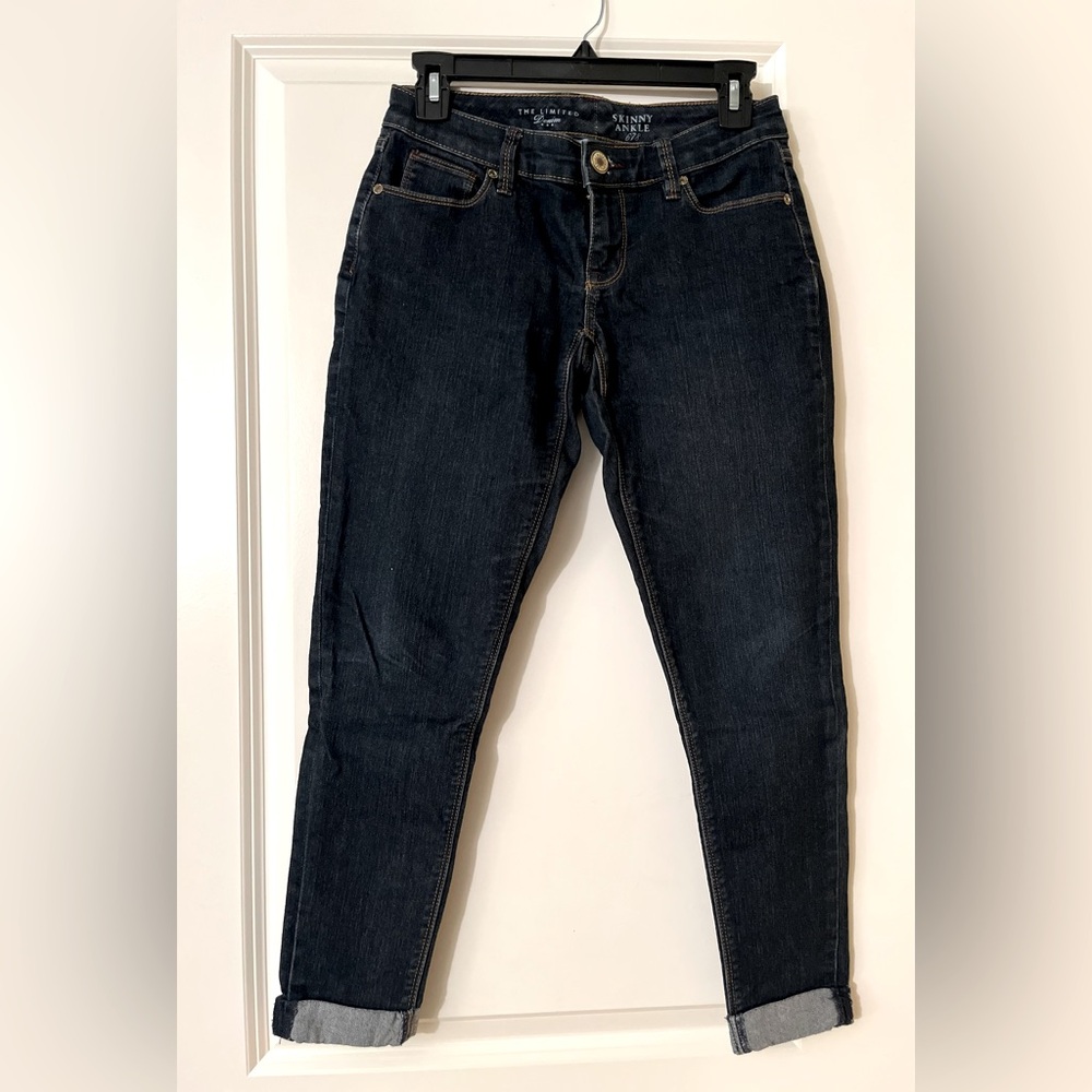 ~THE LIMITED dark blue skinny ankle jeans
~Women’s size 0